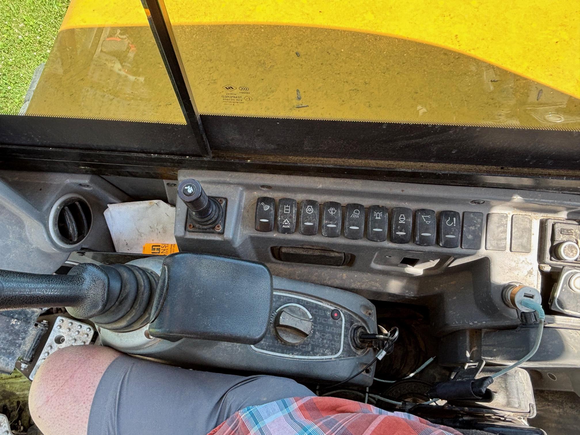 2014 JCB 85Z-1 - Image 13